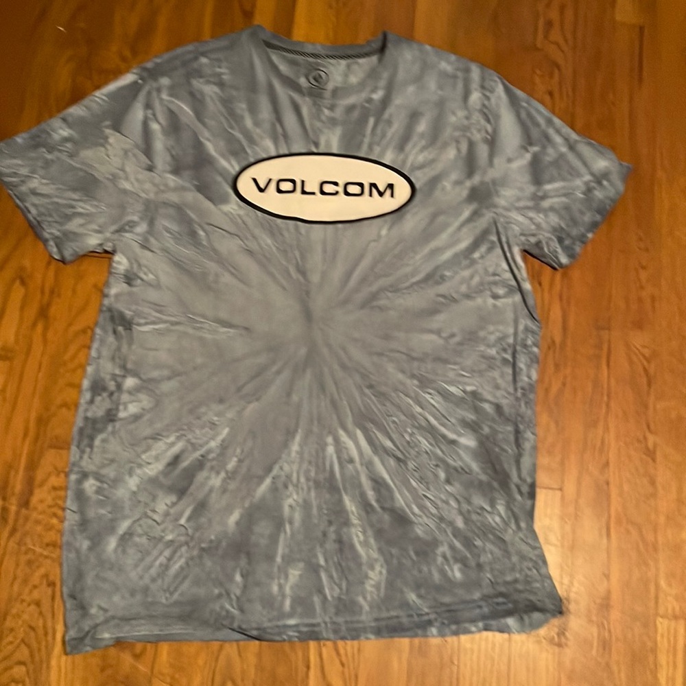 Volcom shirt